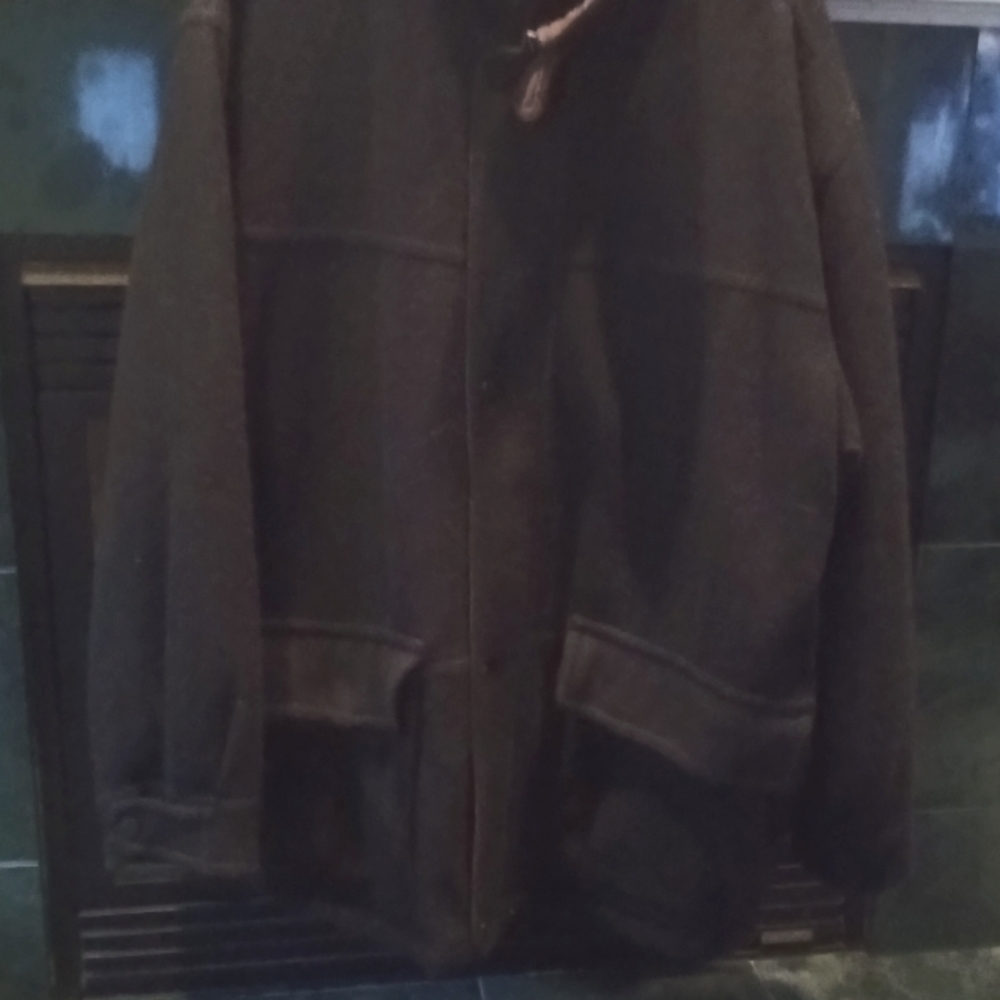 Excellent shape hardly worn Perry Ellis Peacoat